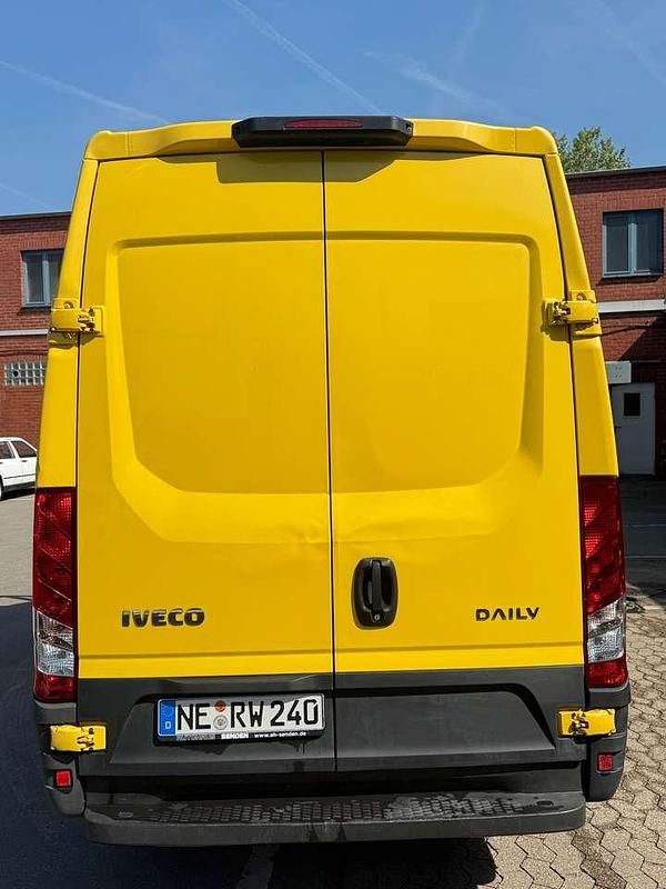Gebraucht Iveco Daily 126 PS (92 kW) 2015 Van / Kleinbus