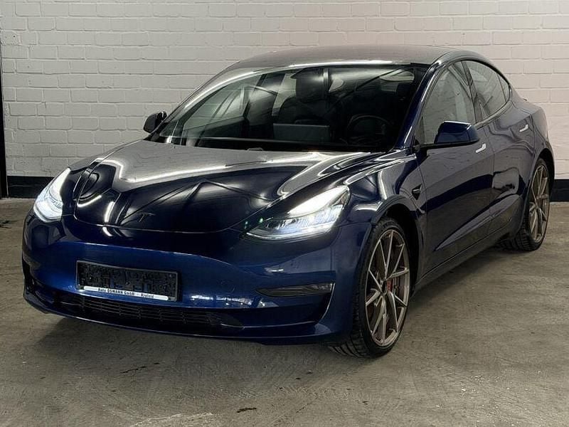 Gebraucht Tesla Model 3 258 kW (351 PS) 2019 Deep blue perl Limousine