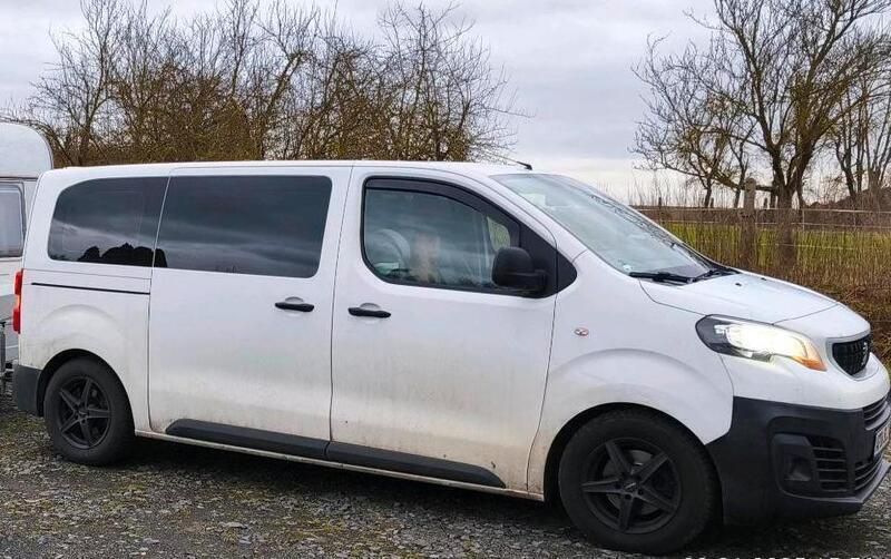 Weiß Gebraucht 2017 Peugeot Traveller Van / Kleinbus | 15.000 € (Guter Preis) - Bild 1/4