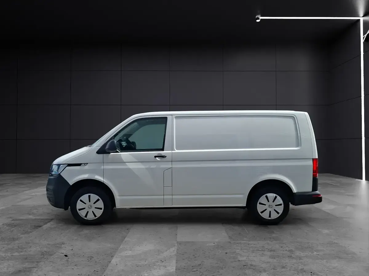 Gebraucht VW T6.1 110 PS (80 kW) 2023 Candyweiß Van