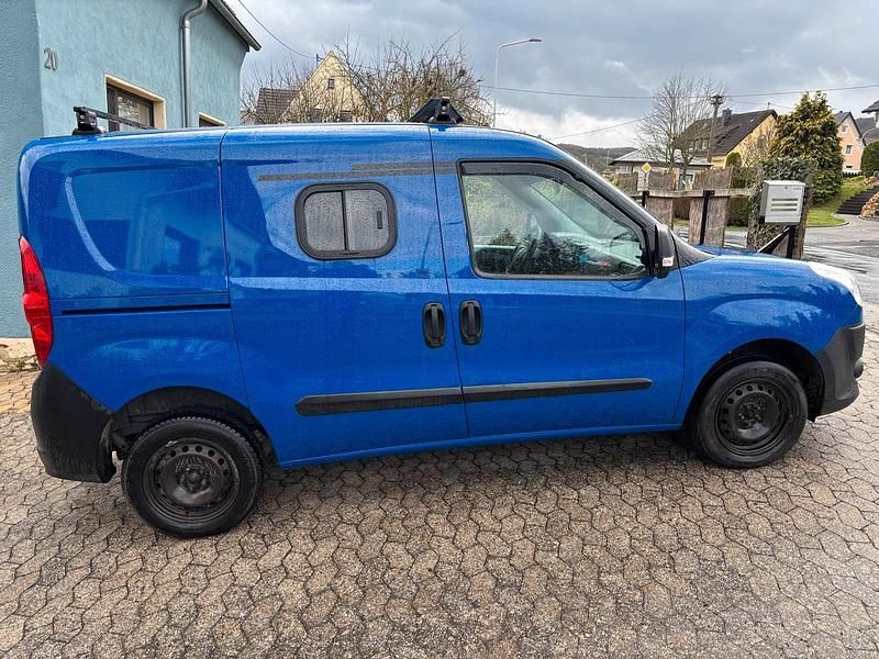 Gebraucht Fiat Doblò 90 PS (66 kW) 2012 Blau Van / Kleinbus