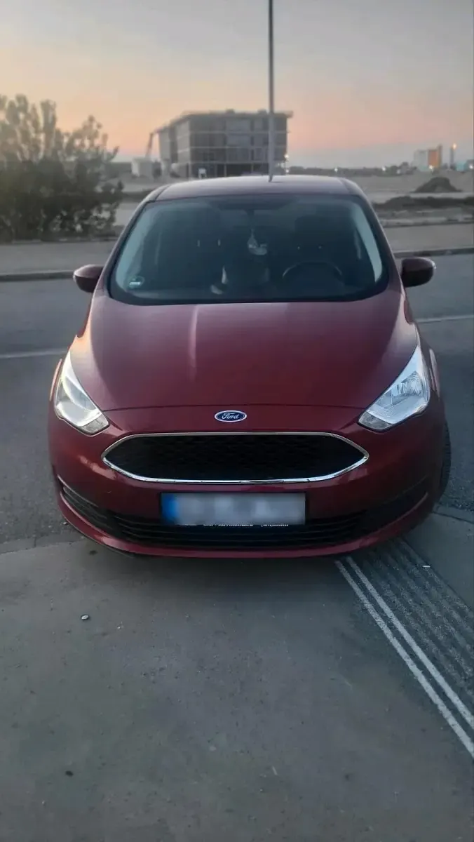 Używany Ford C-MAX 125 KM (91 kW) 2016 Czerwony Minivan