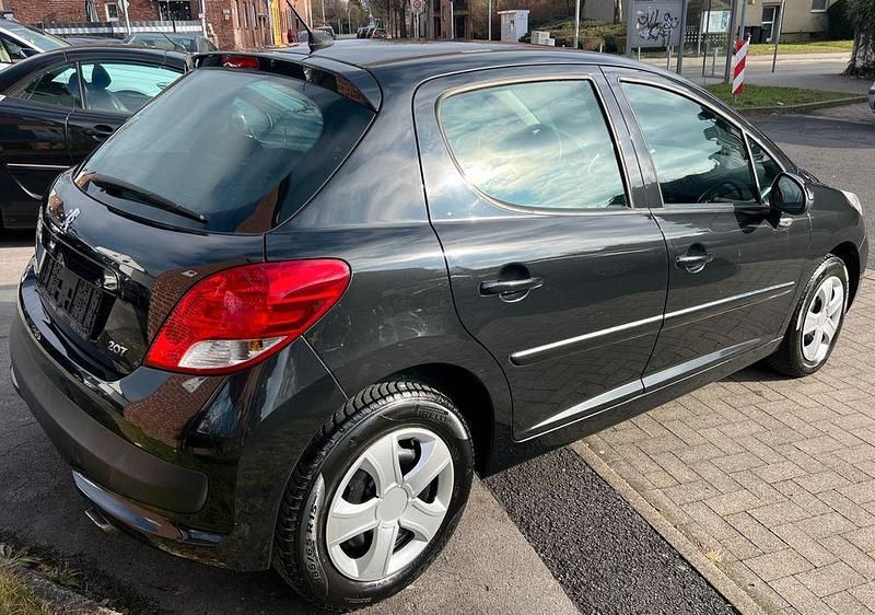 Gebraucht Peugeot 207 Premium 120 PS (88 kW) 2010 Schwarz Limousine