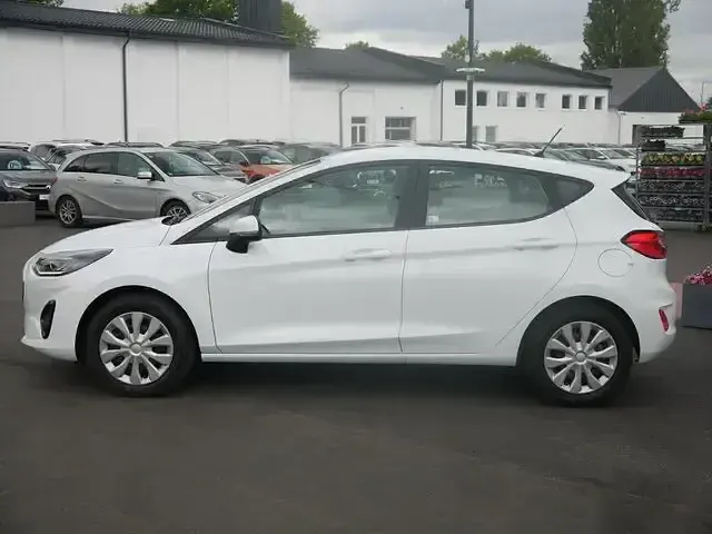 Gebraucht Ford Fiesta Cool & Connect 75 PS (55 kW) 2022 Weiß Limousine