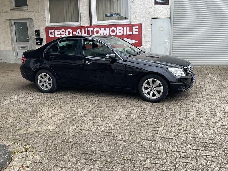 Gebraucht Mercedes C180 156 PS (114 kW) 2010 Schwarz Limousine