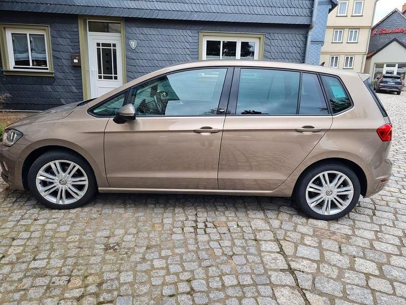 Gold Gebraucht 2017 VW Golf Sportsvan Sound Van / Kleinbus | 15.900 € (Fairer Preis) - Bild 1/4