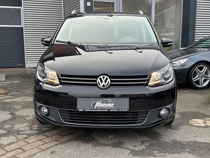 Gebraucht VW Touran Cup 105 PS (77 kW) 2015 Schwarz Van / Kleinbus