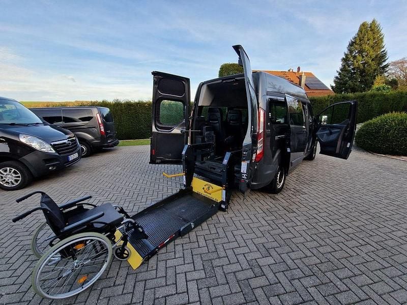 Grau Gebraucht 2017 Ford Transit Custom Van / Kleinbus | 24.750 € - Bild 1/4