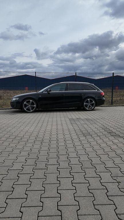 Gebraucht Audi A4 Sport 143 PS (105 kW) 2011 Schwarz Limousine
