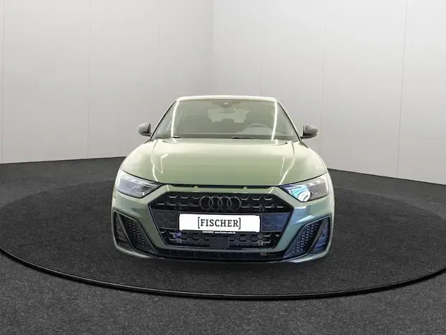 Neu Audi A1 Sportback S-Line 150 PS (110 kW) 2026 Distriktgrün metallic Kleinwagen