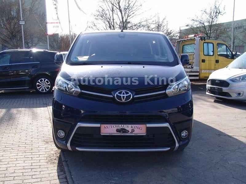Gebraucht Toyota Proace Verso 177 PS (130 kW) 2018 Blau Kombi