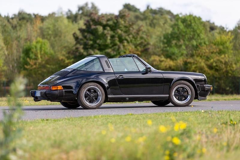 Schwarz Gebraucht 1988 Porsche 911 Carrera Cabrio | 79.900 € - Bild 1/4