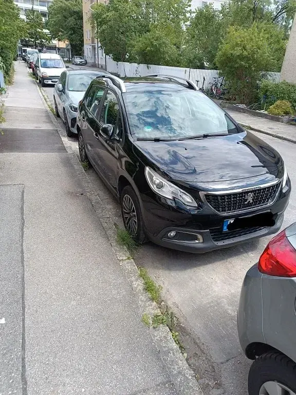 Gebraucht Peugeot 2008 Active 110 PS (80 kW) 2016 Schwarz SUV