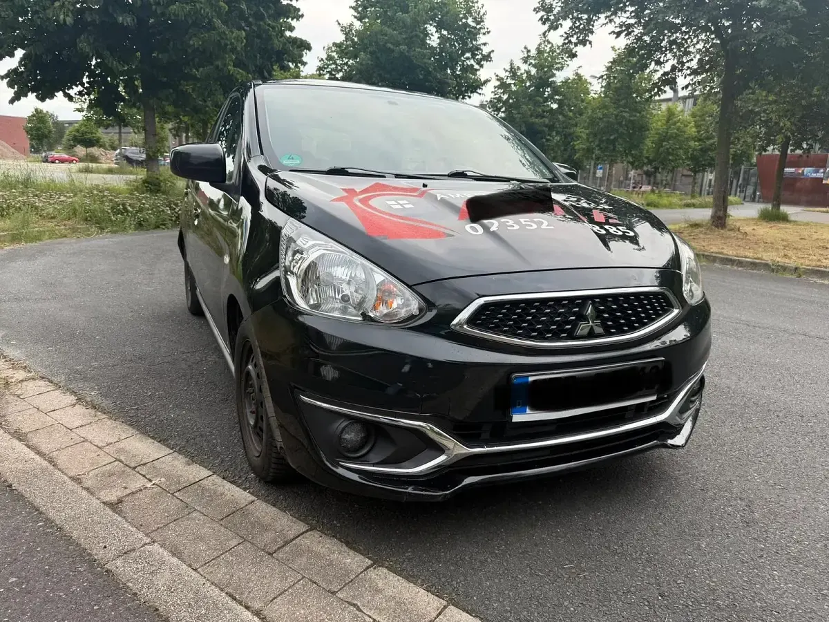 Gebraucht Mitsubishi Space Star 71 PS (52 kW) 2017 Schwarz Kleinwagen