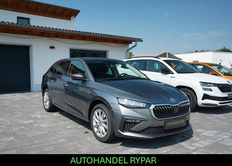 Grau Gebraucht 2024 Skoda Scala SE L Kleinwagen | 18.990 € (Guter Preis) - Bild 1/4