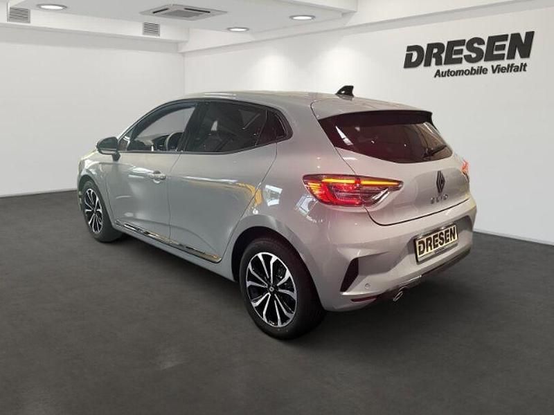 Neu Renault Clio V Techno 91 PS (66 kW) 2025 Grau Limousine