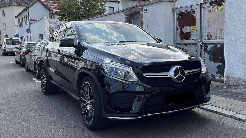 Schwarz Gebraucht 2017 Mercedes GLE500 AMG line Coupé | 45.000 € (Teuer) - Bild 1/4