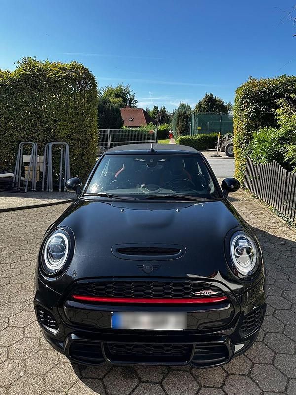 Second-hand Mini John Cooper Works 231 CP (169 kW) 2018 Negru Hatchback