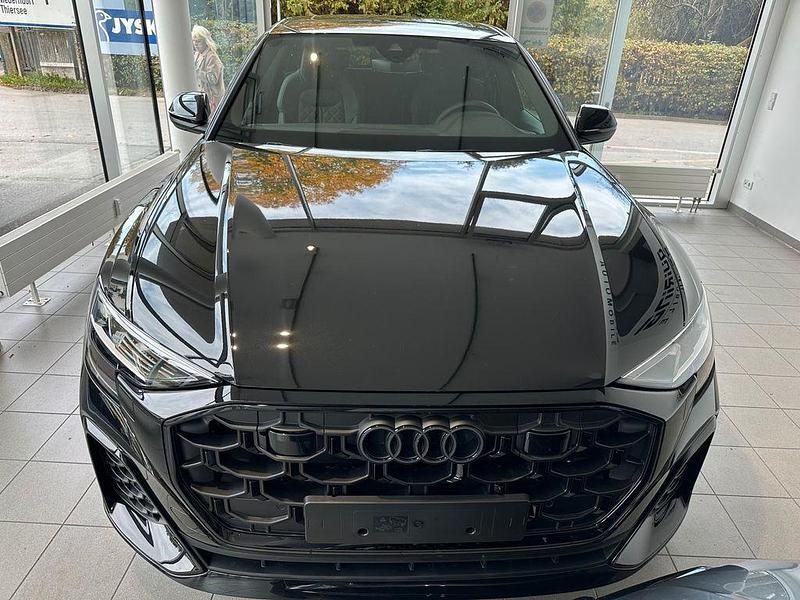 Neu Audi Q8 S-Line 286 PS (210 kW) 2025 0e mythosschwarz SUV