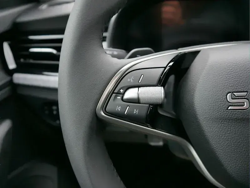 Nowe Skoda Scala 150 KM (110 kW) 2025 Niebieski Hatchback