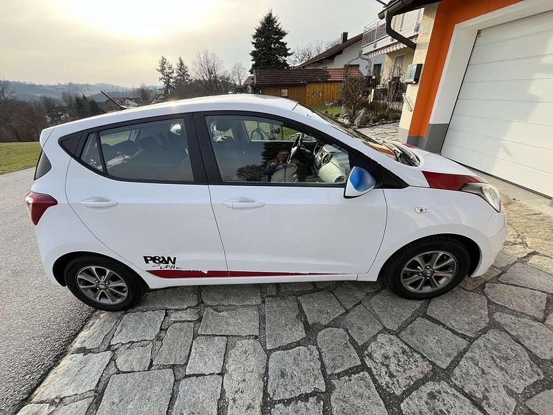 Gebraucht Hyundai i10 Edition 87 PS (63 kW) 2014 Weiß Kleinwagen