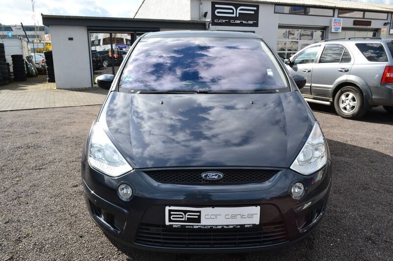 Gebraucht Ford S-MAX Titanium 140 PS (102 kW) 2009 Grau Van / Kleinbus