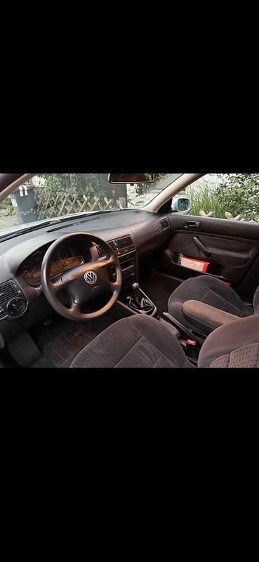 Gebraucht VW Golf IV 100 PS (73 kW) 1999 Silber Kleinwagen