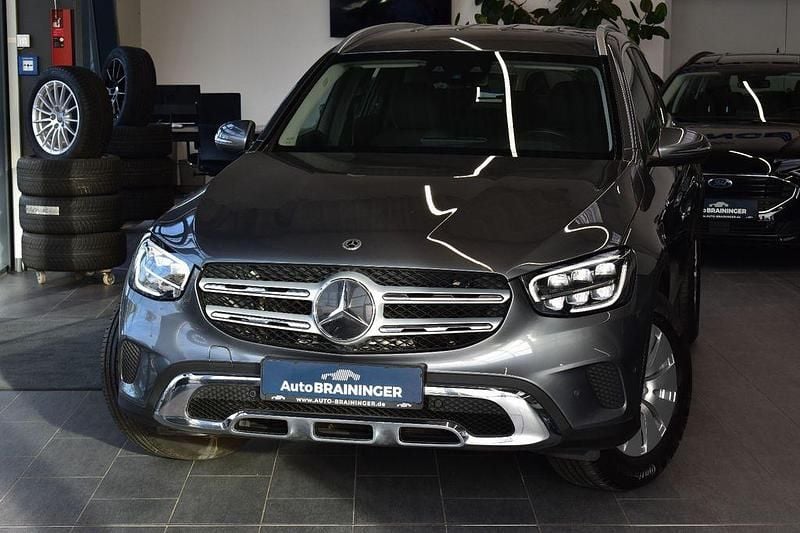 Selenitgrau Gebraucht 2021 Mercedes GLC220 SUV | 29.950 € (Guter Preis) - Bild 1/4