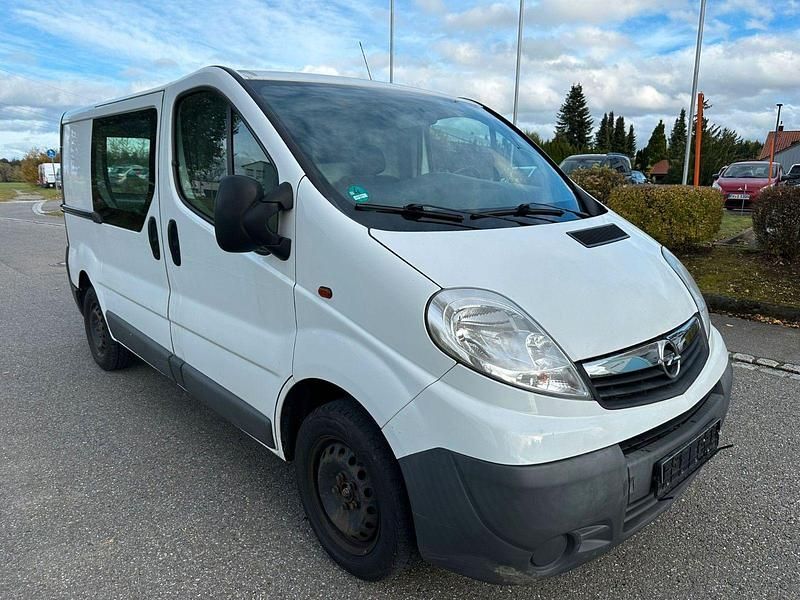 Weiß Gebraucht 2012 Opel Vivaro Van | 6.900 € (Fairer Preis) - Bild 1/4