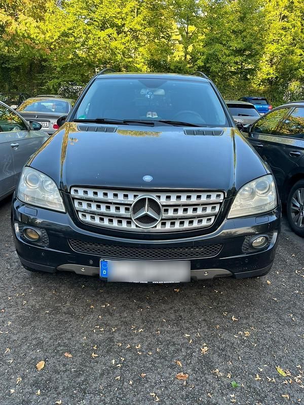 Schwarz Gebraucht 2006 Mercedes ML320 SUV | 5.800 € - Bild 1/4