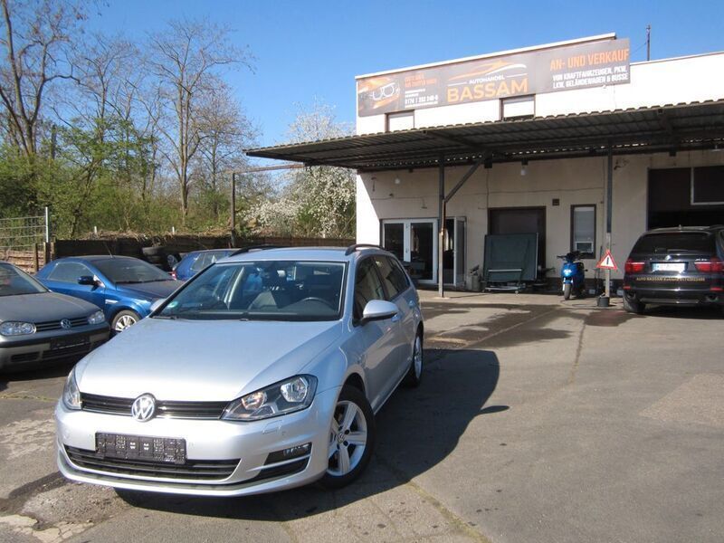 Silber Gebraucht 2015 VW Golf VII Comfortline Kombi | 5.999 € (Guter Preis) - Bild 1/4