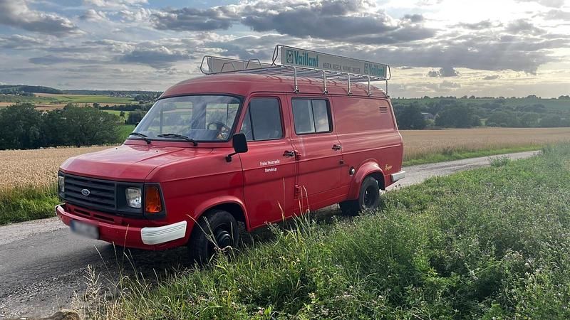 Second-hand Ford Transit 78 CP (57 kW) 1983 Monovolum