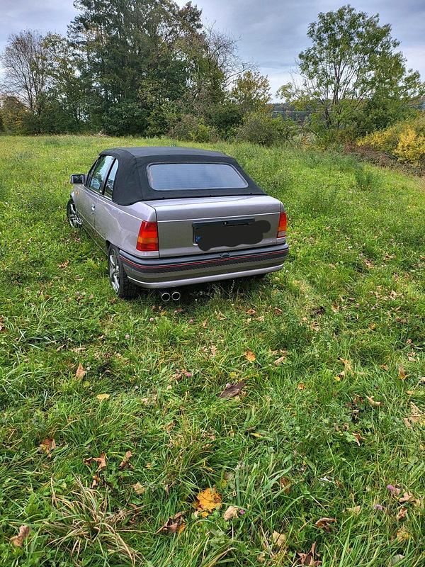 Gebraucht Opel Kadett 75 PS (55 kW) 1991 Kleinwagen