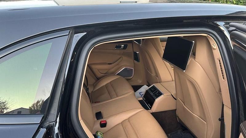 Schwarz Gebraucht 2017 Porsche Panamera 4 Sport Turismo Limousine | 61.800 € (Etwas zu teuer) - Bild 1/3