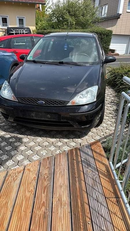 Gebraucht 2004 Ford Focus Trend Limousine | 550 € (Superpreis) - Bild 1/3