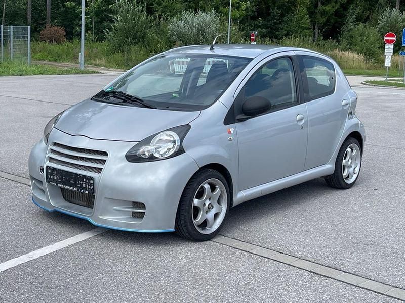 Silber Gebraucht 2009 Toyota Aygo Sport Kleinwagen | 2.400 € (Fairer Preis) - Bild 1/4