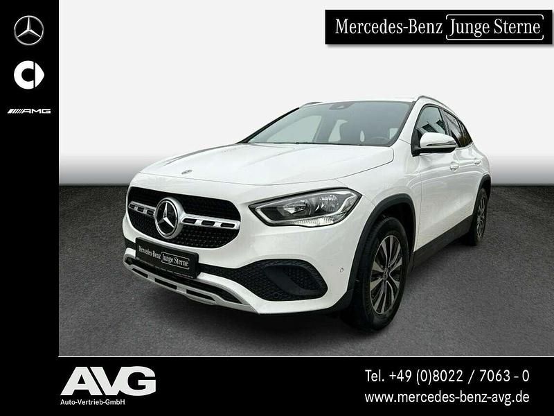Unilack polarweiß Gebraucht 2022 Mercedes GLA200 Style SUV | 30.800 € (Guter Preis) - Bild 1/4