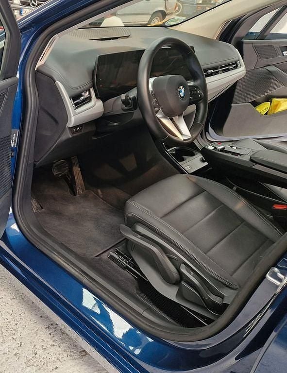 Gebraucht BMW 218 Active Tourer Basis 150 PS (110 kW) 2023 Blau Van / Kleinbus