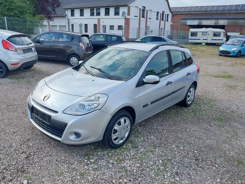 Silber Gebraucht 2012 Renault Clio GrandTour Expression Kombi | 4.500 € (Etwas zu teuer) - Bild 1/4