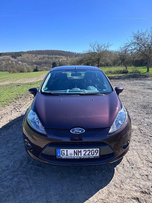 Gebraucht Ford Fiesta 82 PS (60 kW) 2009 Rot Kleinwagen