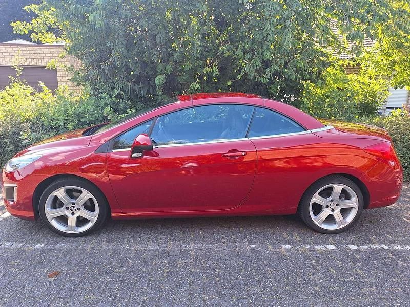 Rot Gebraucht 2013 Peugeot 308 CC Allure Cabrio | 12.900 € - Bild 1/4