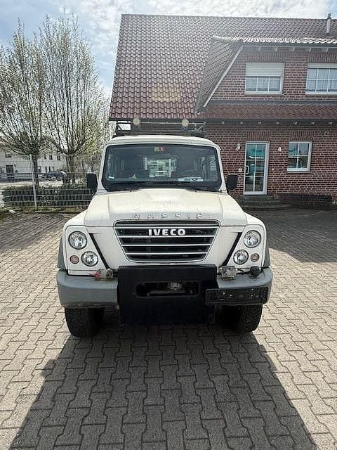 Second-hand Iveco Massif 145 CP (106 kW) 2009 Bej SUV