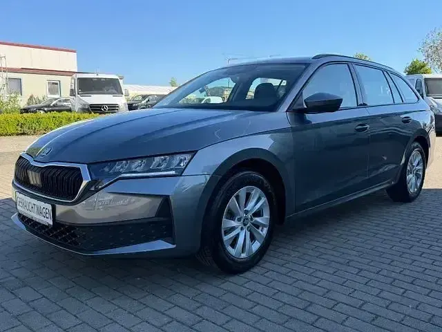 Gebraucht Skoda Octavia Selection 150 PS (110 kW) 2025 Grau Limousine