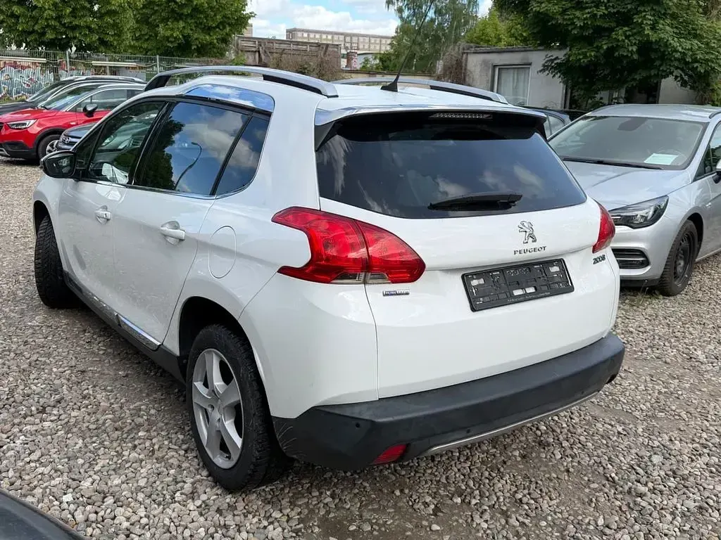 Gebraucht Peugeot 2008 Allure Top 110 PS (80 kW) 2016 Weiß SUV