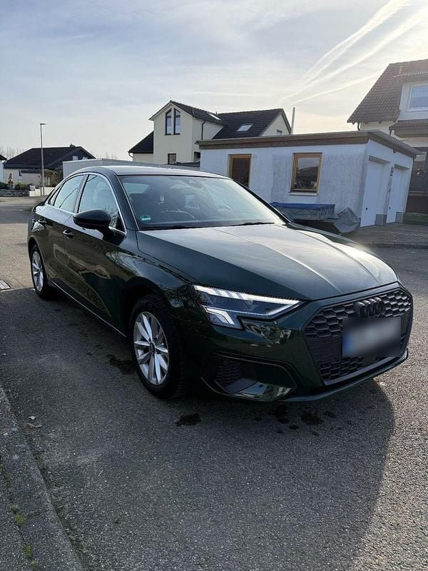 Gebraucht Audi A3 Ambiente 110 PS (80 kW) 2020 Grün Limousine