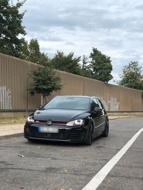 Gebraucht VW Golf VII GTI 230 PS (169 kW) 2017 Schwarz Kleinwagen