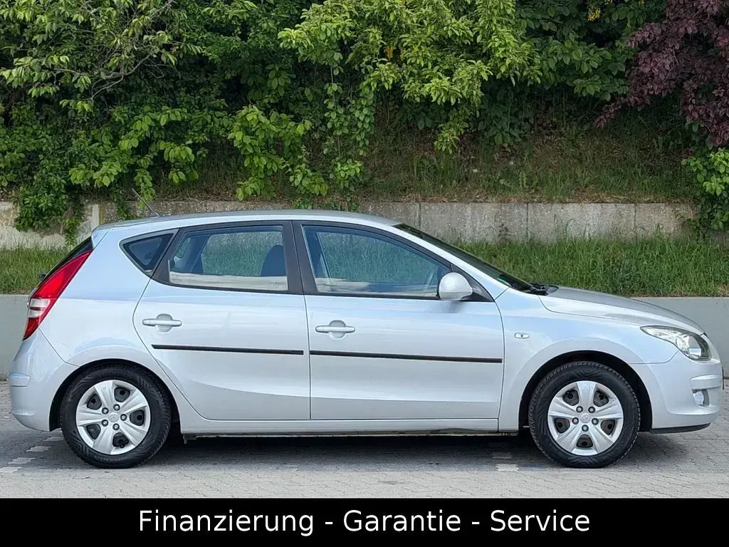 Gebraucht Hyundai i30 126 PS (92 kW) 2010 Silber Limousine