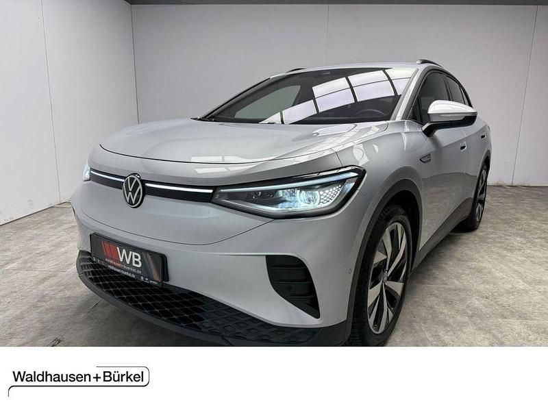 Scale silver (metallic) Gebraucht 2023 VW ID.4 Pro Performance SUV | 33.950 € (Etwas zu teuer) - Bild 1/4