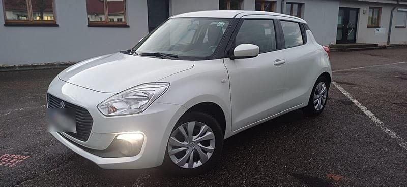 Gebraucht Suzuki Swift Comfort 90 PS (66 kW) 2019 Weiß Kleinwagen