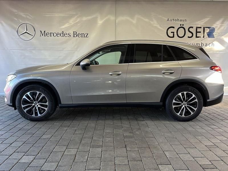 Gebraucht Mercedes GLC220 197 PS (144 kW) 2023 Silber SUV